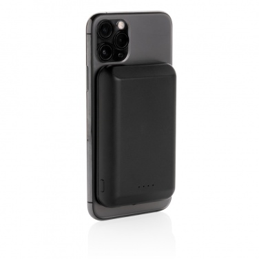 Logotrade Firmengeschenke das Foto: Magnetische 5.000 mAh Wireless Powerbank
