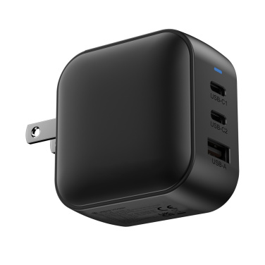 Logotrade Logogeschenke das Foto: Urban Vitamin Santa Cruz 70W GAN-Ladegerät aus RCS rec. PC