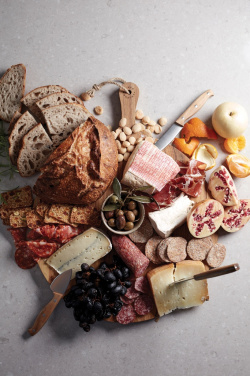 Logo trade promotional giveaways image of: VINGA Buscot Round Serving Board