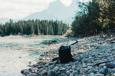 Logo trade corporate gift photo of: Swiss Peak AWARE™ 1200D deluxe 8 can cooler bag