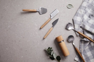 Logo trade meene pilt: VINGA Retro serveerimissöögiriistad