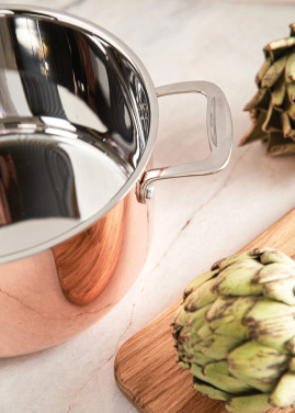 Logo trade reklaamkingituse pilt: VINGA Baron vasest kastrul