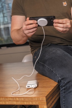 Logo trade reklaamkingid foto: 5W magnetiline juhtmevaba laadija