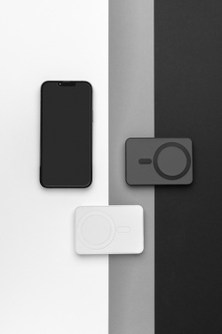 Logotrade firmakingitused pilt: Magnetix RCS taaskasutatud plastist 5000 mah magnetjõupank