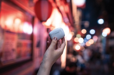 Logotrade ärikingituse foto: RCS taaskasutatud plastist Liberty Pro juhtmevabad kõrvaklapid