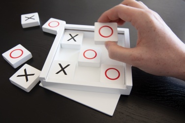 Logotrade firmakingituse foto: Deluxe Tic Tac Toe mäng