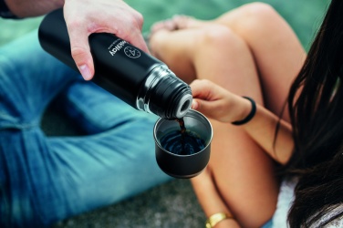 Logo trade firmakingid foto: Kaheseinaline pudeli ja tassi komplekt