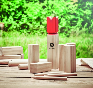 Logotrade meened pilt: Pinewood õues viskemäng