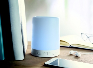 Logotrade firmakingi foto: Puutevalgustusega juhtmevaba kõlar