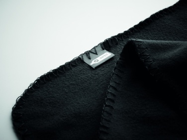 Logotrade firmakingituse foto: RPET fliisist reisitekk