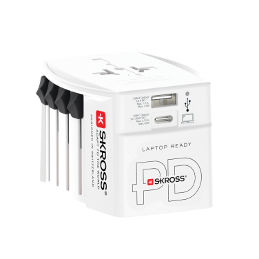 Logotrade reklaamtoote foto: SKROSS World Travel Adapter MUV 65W PD USB C kaabliga