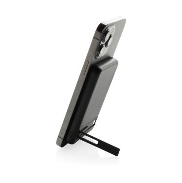 Logotrade ärikingid pilt: Zen RCS plastk 5000 mah 5W magnetiline bambusest akuank