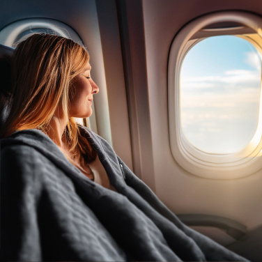 Logotrade reklaamkingid pilt: Tekk ja padi 2 in 1 AMIATA Schwarzwolf