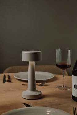 Logotrade reklaamkingi foto: VINGA Maris RCS metallist ja taaskasutatud ABS-ist laualamp