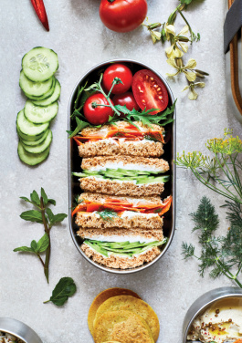 Logotrade firmakingi foto: Black+Blum roostevabast terasest toidukarp