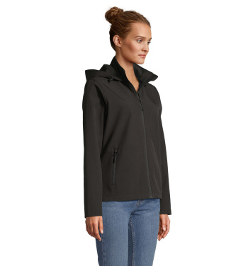 Logotrade firmakingituse foto: RACE naiste kapuutsiga softshell