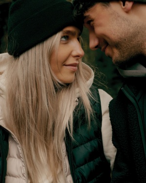 Logo trade mainoslahja ja liikelahja tuotekuva: Iqoniq Meru naisten liivi kierrätetystä polyesteristä