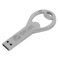 Metallinen USB-tikku, monivärinen