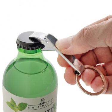 Logotrade biznesa dāvanas foto: RCS pārstrādāta cinka sakausējuma pudeļu attaisāmais atslēgu piekariņš