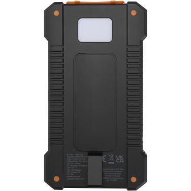 Logotrade korporatīvās dāvanas foto: Altair 5000 mAh 10 W pārstrādātas plastmasas izturīga saules enerģijas pārnēsājamā baterija ar iebūvētu lukturīti