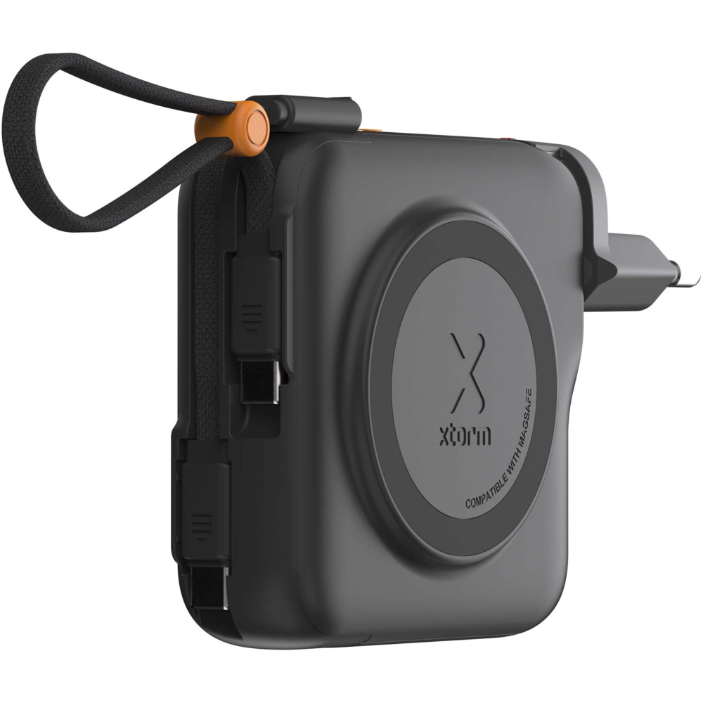 Logotrade ziemassvētku dāvanas foto: Xtorm TravelPro 30W 10.000 mAh 3-in-1 ceļojumu lādētājs