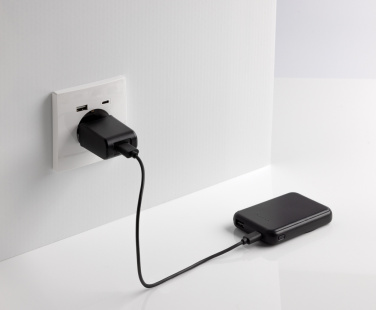 Лого трейд pекламные подарки фото: Stellar RCS переработанный пластиковый магнитный внешний аккумулятор 5000 мАч 5 Вт