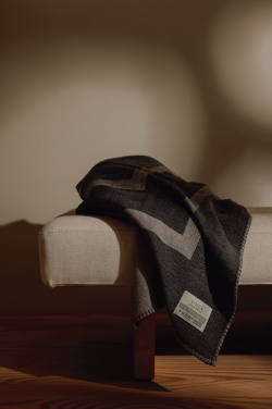 Логотрейд pекламные cувениры картинка: Одеяло VINGA Monogram GRS