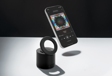 Логотрейд pекламные продукты картинка: Динамик Magpulse RCS из переработанного пластика мощностью 3 Вт с магнитным держателем