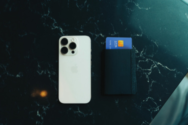 Logotrade profilreklam bild: Seekcard RCS polyester kortplånbok, kan spåras världen runt