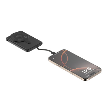Logotrade profilprodukter bild: Urban Vitamin Redwood 5in1 5000mah 20WPD magnetisk powerbank